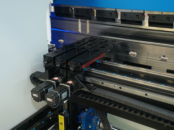 4軸CNC後擋料（X、R、Z1、Z2軸）